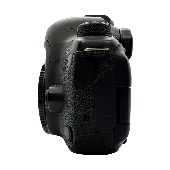 Зеркальный фотоаппарат Canon EOS 6D Mark II Body   Б/У