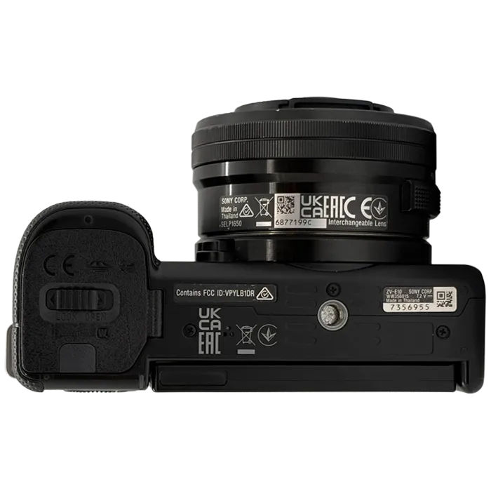 Цифровая фотокамера Sony ZV-E10 Kit 16-50mm. Черный   Б/У